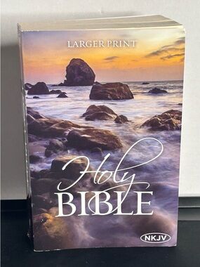 NKJV Holy Bible Larger Print Thomas Nelson Paperback  - No Writing